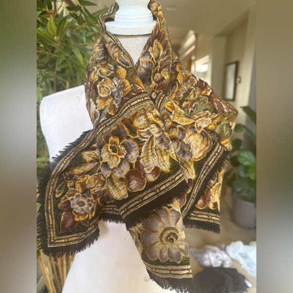 ECHO7 ladies, WOOL LAINE scarf very good condition beautiful fall colors - Picture 8 of 13